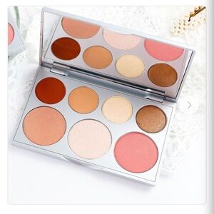 NEW, in box, BELLAME- Down to earth color palette